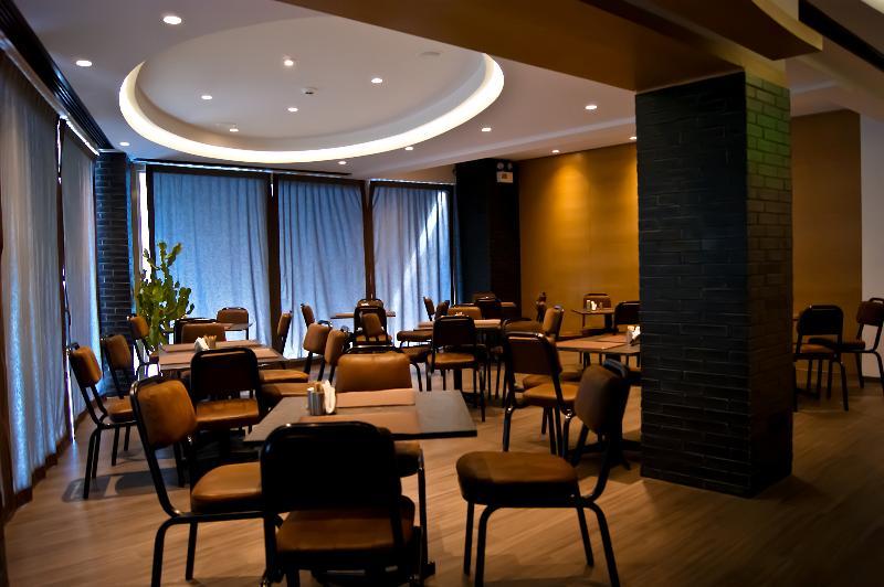 Adonis City Hotel 파트라 외부 사진
